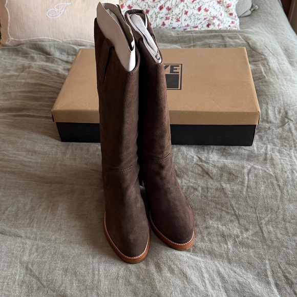 Camryn Frye Pull On Boots - Picture 2 of 6